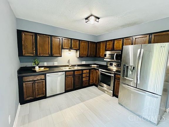 2nd image of 205 Iroquois Dr
