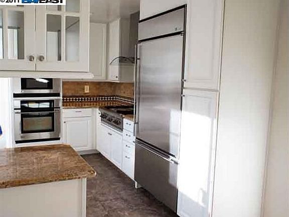 3rd image of 4700 Commonwealth Dr