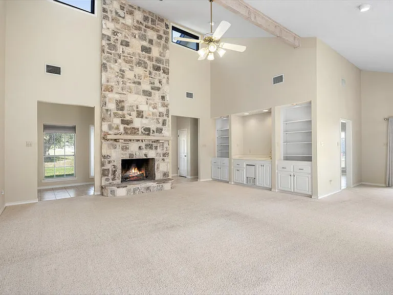 103 Crockett Dr — Photo 7