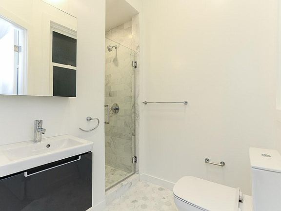 2nd image of 127 Precita Ave