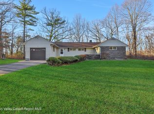 17 Cedar Ridge Rd, New Paltz, NY 12561