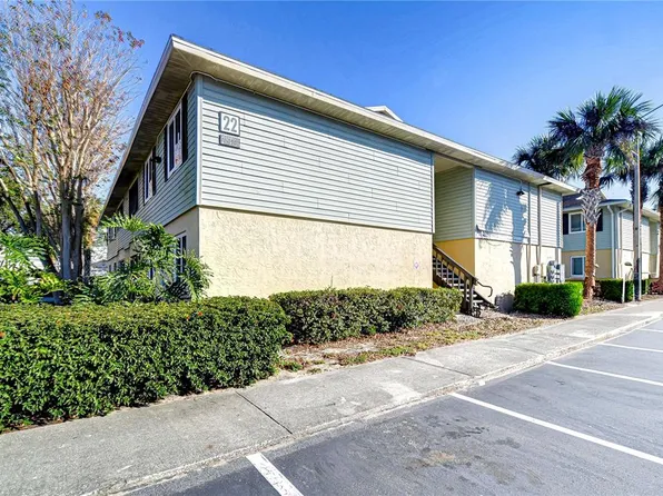 227 Red Maple Pl, Brandon, FL 33510