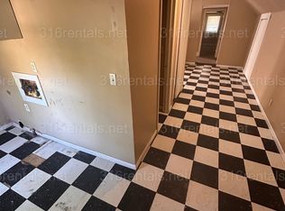 $695 - 1 bed 1 bath - Multi Family Home, Wichita, KS 67213