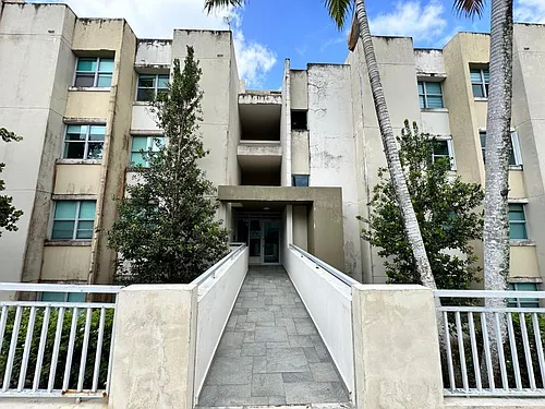 Cond Alamanda Apt 2074 Photo 1 Cond Alamanda Apt 2074 Photo 1