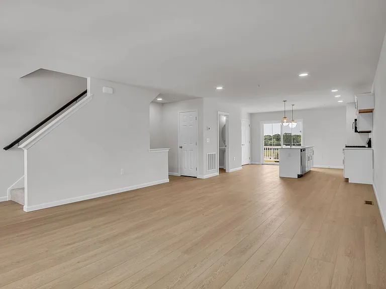 10 Morgan Cir — Photo 4