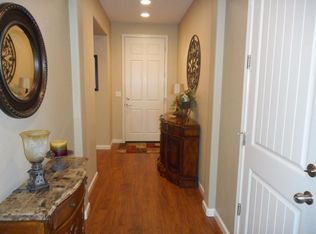 1716 N McPherson Ln, Clovis, CA
