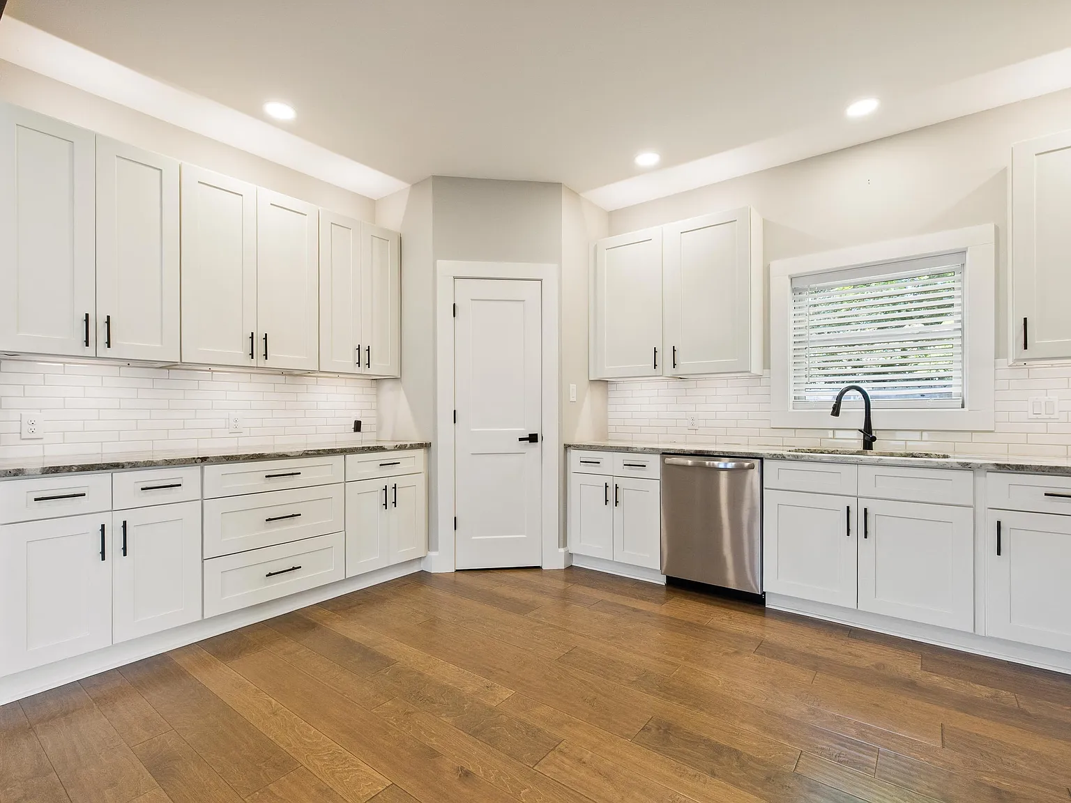4 bed, 2178 sqft, $2,600 — Photo 4