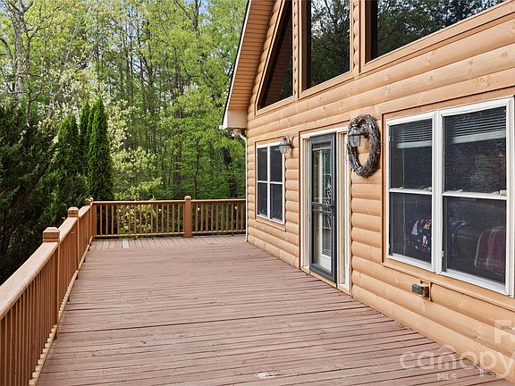 3rd image of 273 S Rhododendron Rd