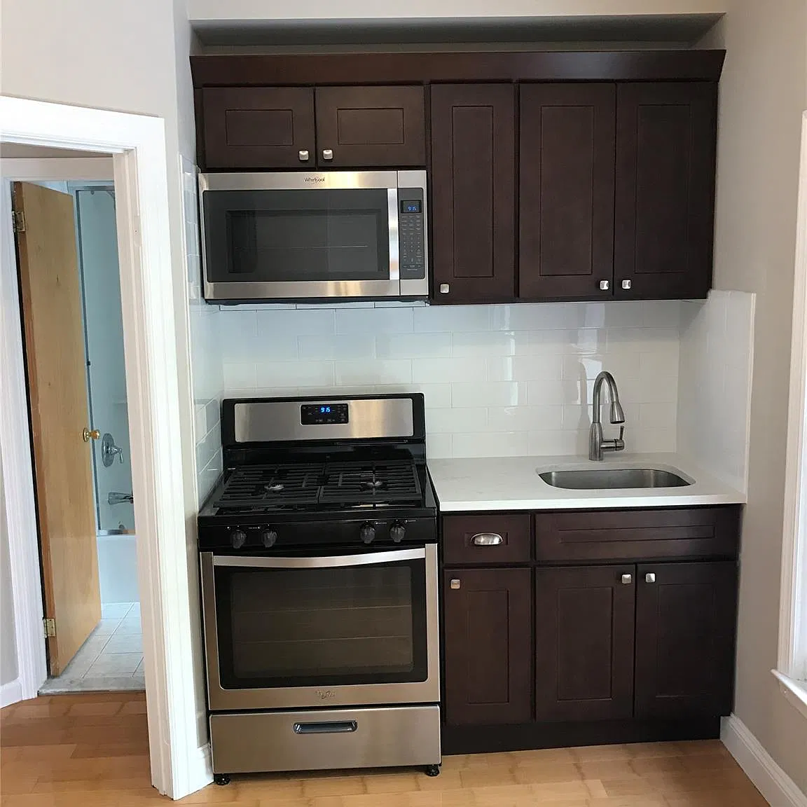2 bed, 1.0 bath, 1200 sqft, $3,200 — Photo 4