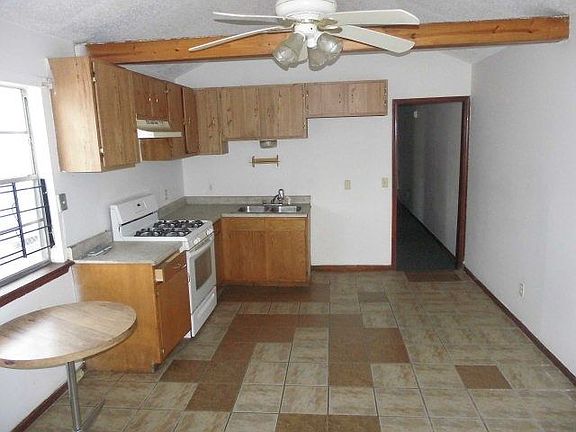 3rd image of 1419 Port St