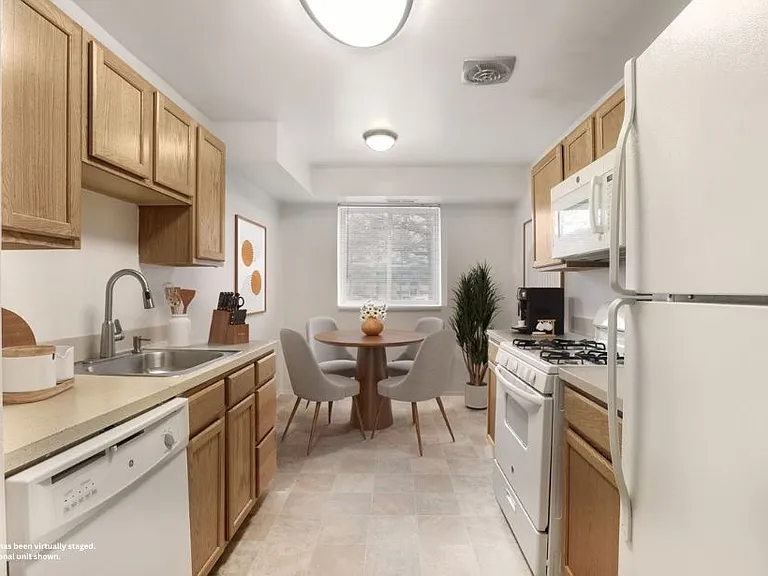 Marrion Square Apartments — Photo 14