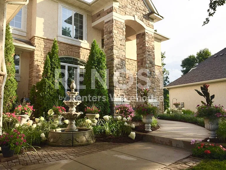 2470 Arnold Palmer Dr — Photo 3