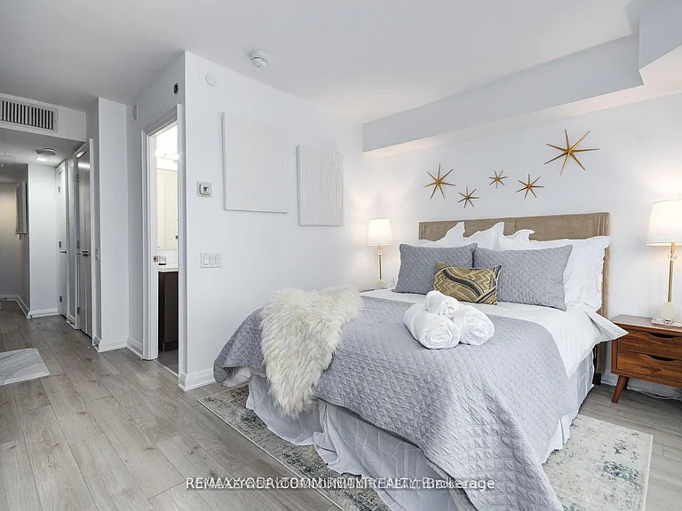 155 Yorkville Ave #1408 — Photo 3