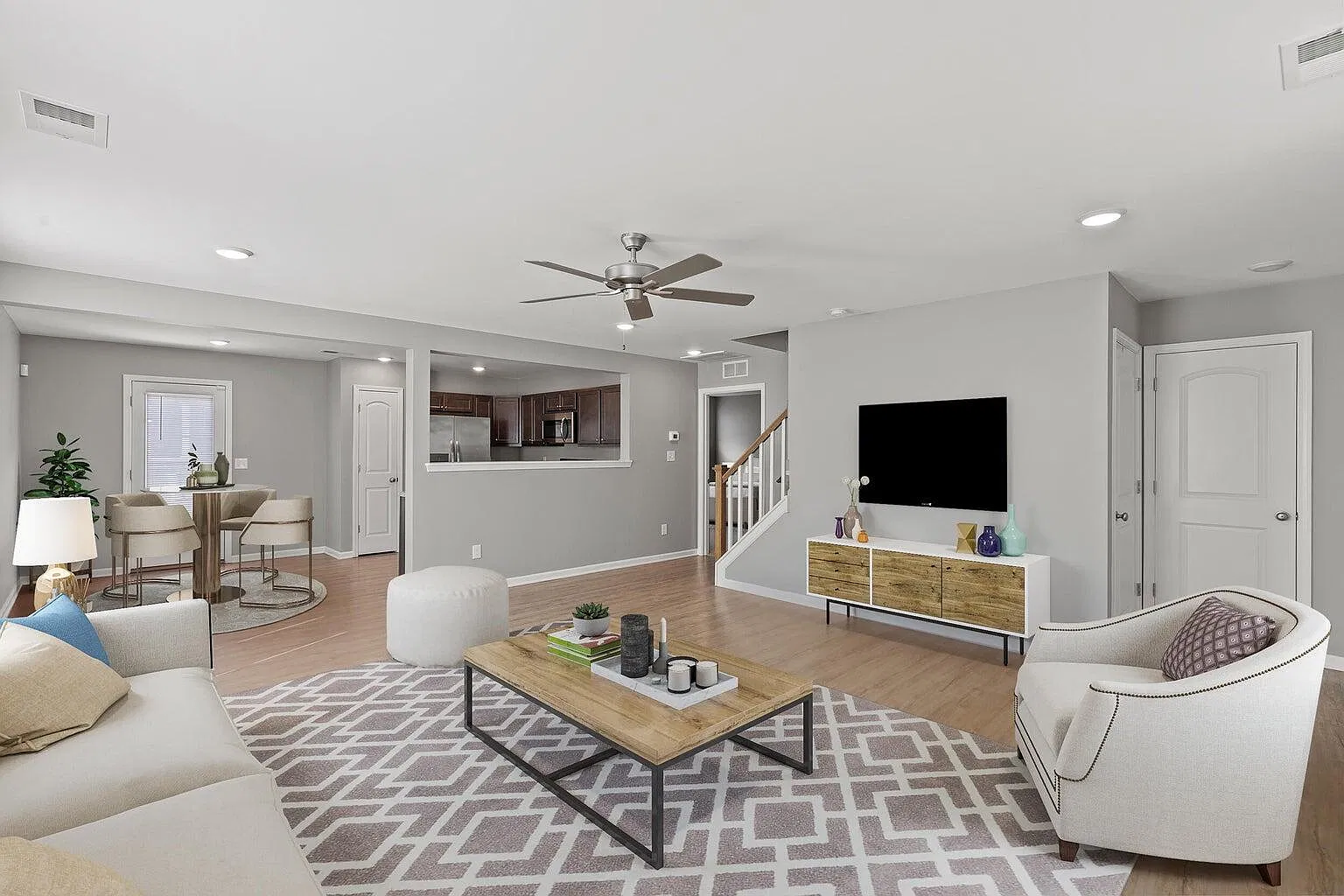 4 bed, 2.5 bath, 2100 sqft, $2,495 — Photo 3