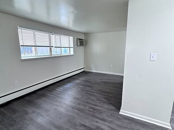 4th image of 428 Wayne St