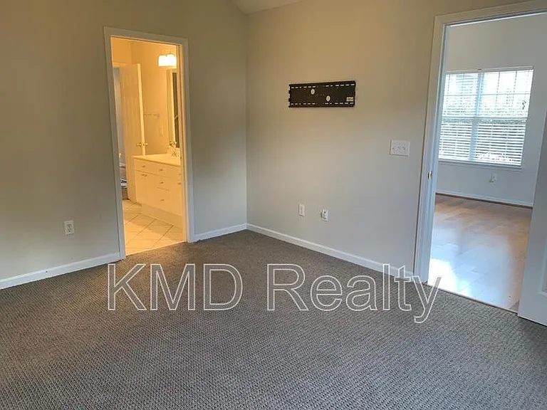 9731 Elizabeth Townes Ln — Photo 13