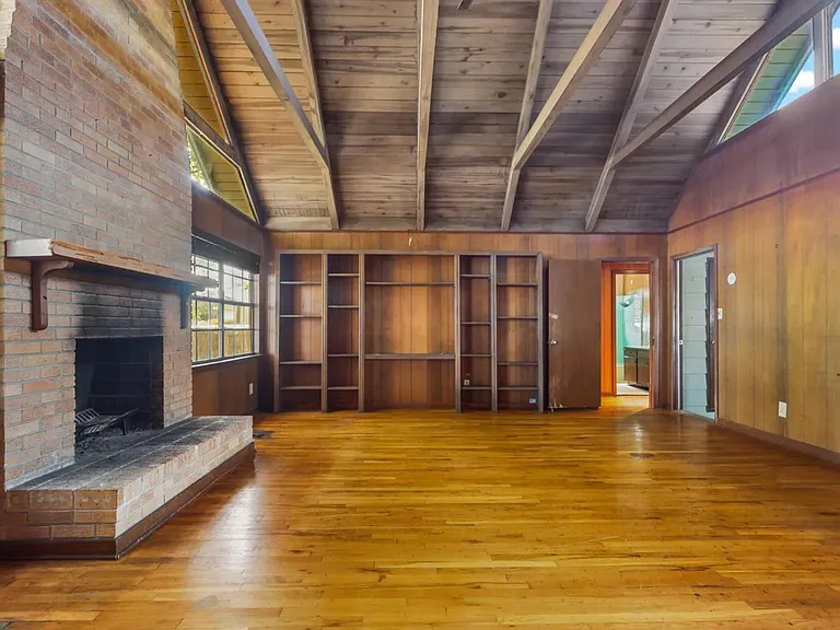 431 Benning Dr — Photo 2