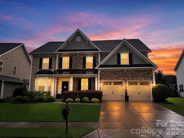 524 Rosemary Ln, Tega Cay, SC 29708