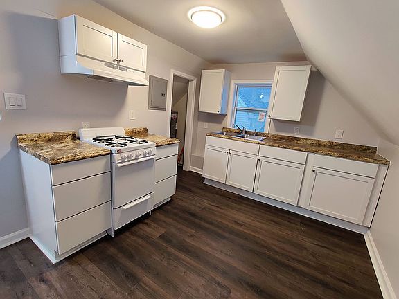 5th image of 757 3rd St