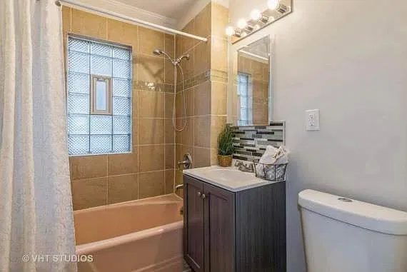 2 bed, 820 sqft, $2,700 — Photo 4