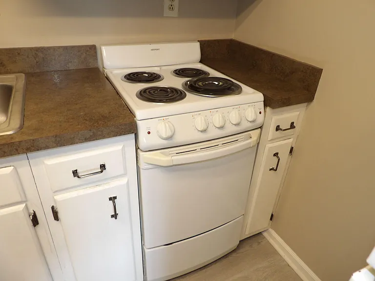 65 Ashwood Ct #8 — Photo 17