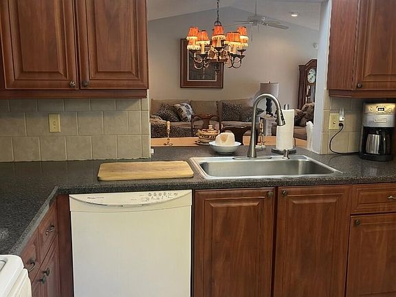 3rd image of 23312 BARLAKE Drive