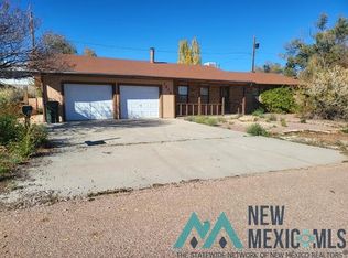 1614 Monterey Dr, Gallup, NM 87301
