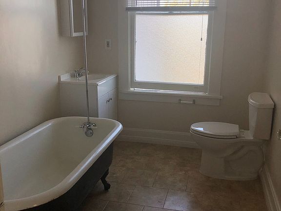 5th image of 4220 Campus Ave APT 9