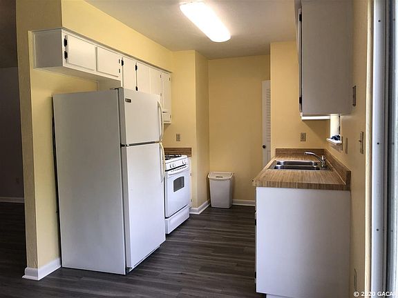 5th image of 2722 NW 49th Pl