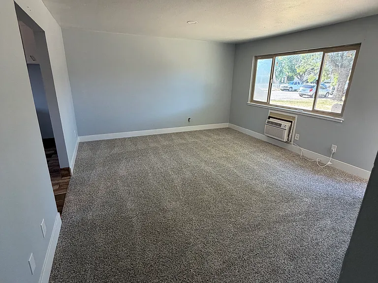 1923 Pine St #1923 — Photo 7