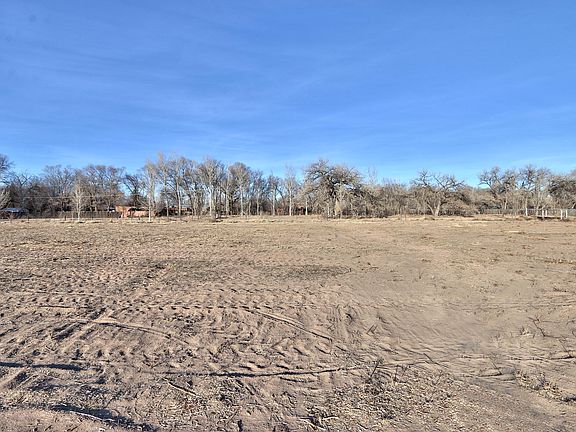 3rd image of W Meadowlark Ln