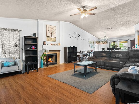 4th image of 10714 Horn Blvd