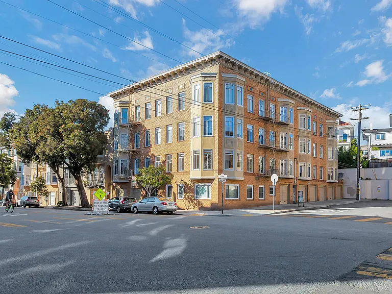 100 Lake — Photo 13