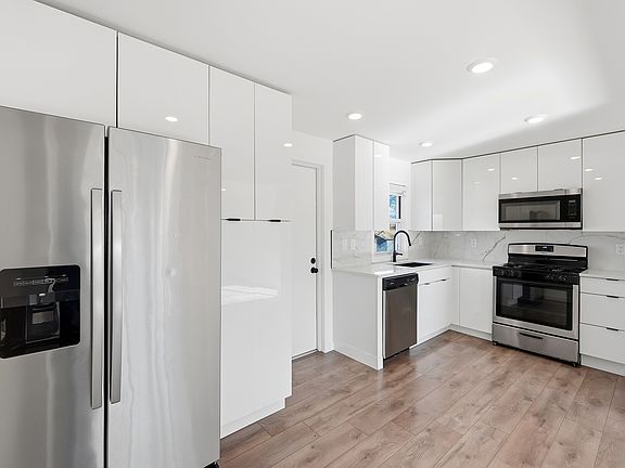 4th image of 73 Macarthur Ave #1
