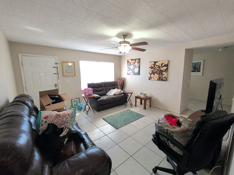 510 Avenue K NW #1 — Photo 2