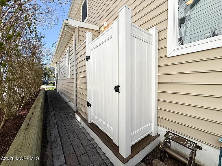 25 Ocean Ave — Photo 39