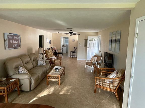 3rd image of 111 Vista Hermosa Cir