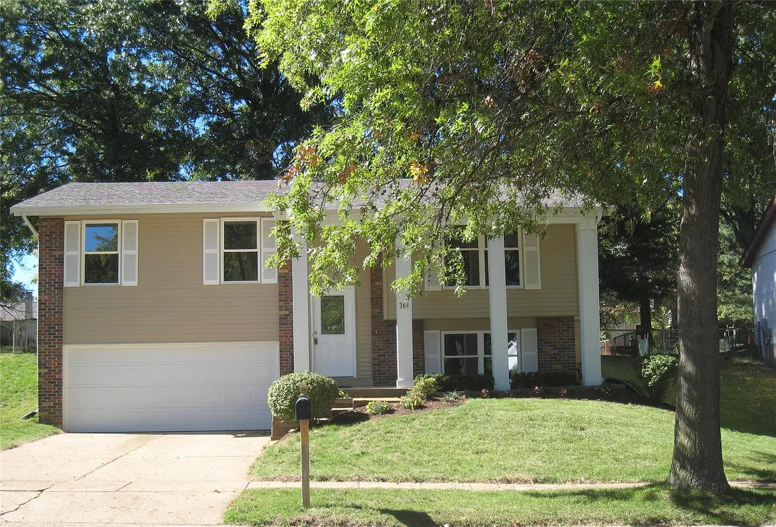 364 Towerwood Dr photo 1