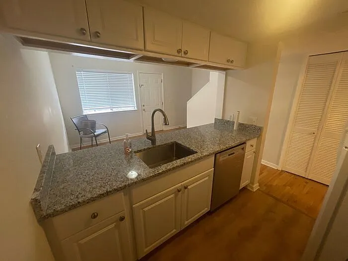 18 Country Place Ct — Photo 7