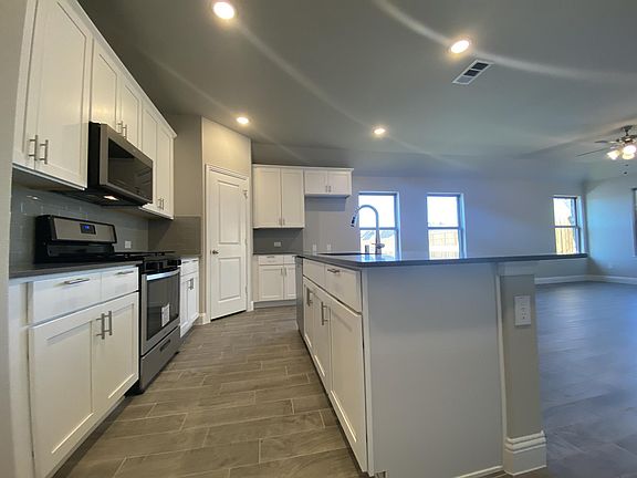 3rd image of 6108 Marigold Dr