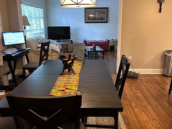 5th image of 3136 Ivydale Dr