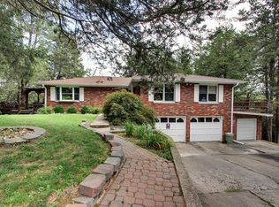 7320 Eastlake Rd, Quincy, IL 62305