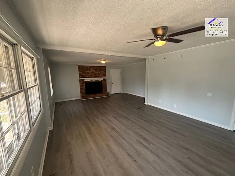 4430 Wellington Dr — Photo 3