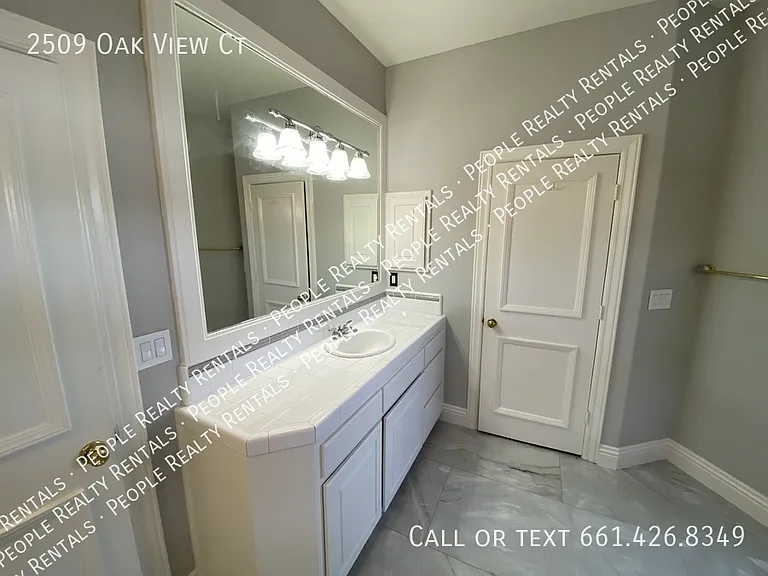 2509 Oak View Ct — Photo 19