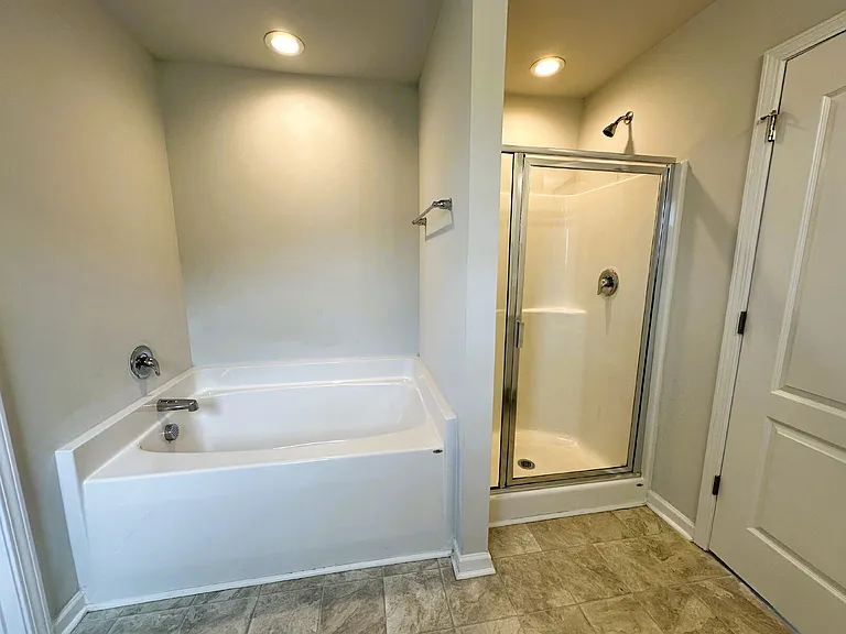 240 Melbourne Dr — Photo 12