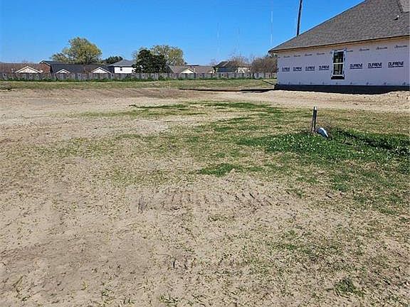 2nd image of 733 Rue St