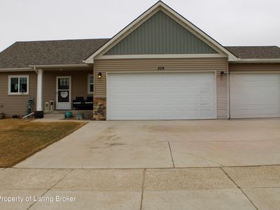 309 26th Ave NE, Watford City, ND, 58854
