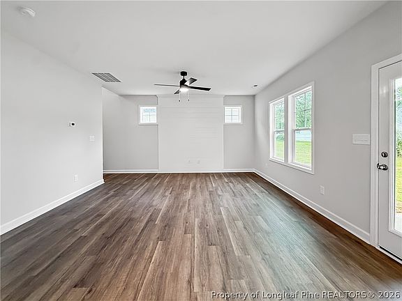 5th image of 205 4th St