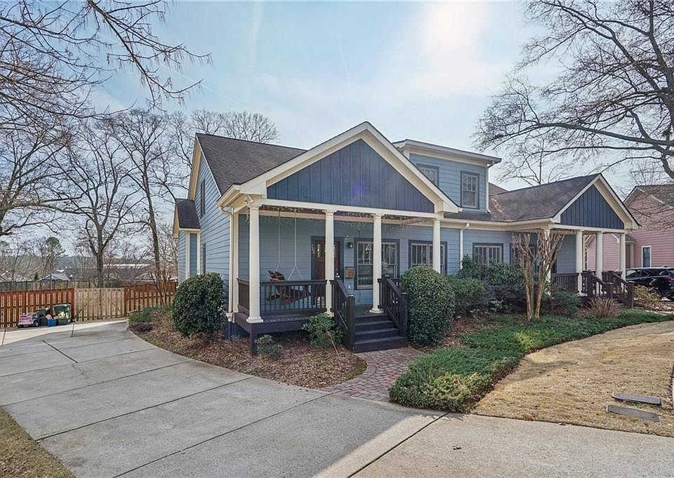 1st image of 700 Frasier Cir SE