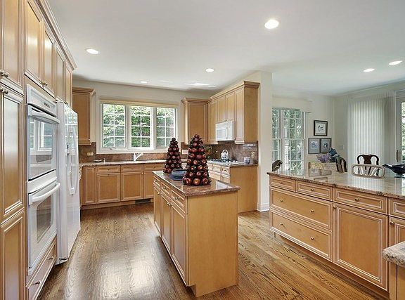 3rd image of 1498 Midway Ln